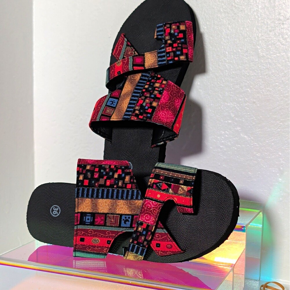 Women’s Multicolor Geometric Slide Sandals Slip On Flat Strap US 6